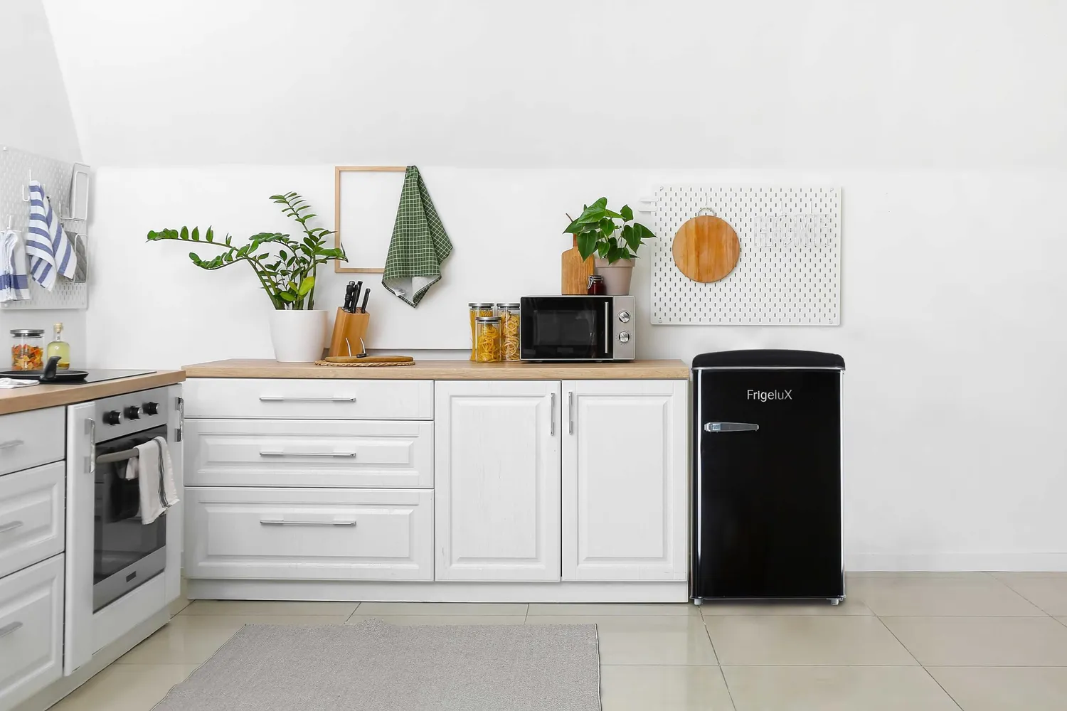 FRIGELUX R4TT108RNE réfrigérateur table-top noir 108 L