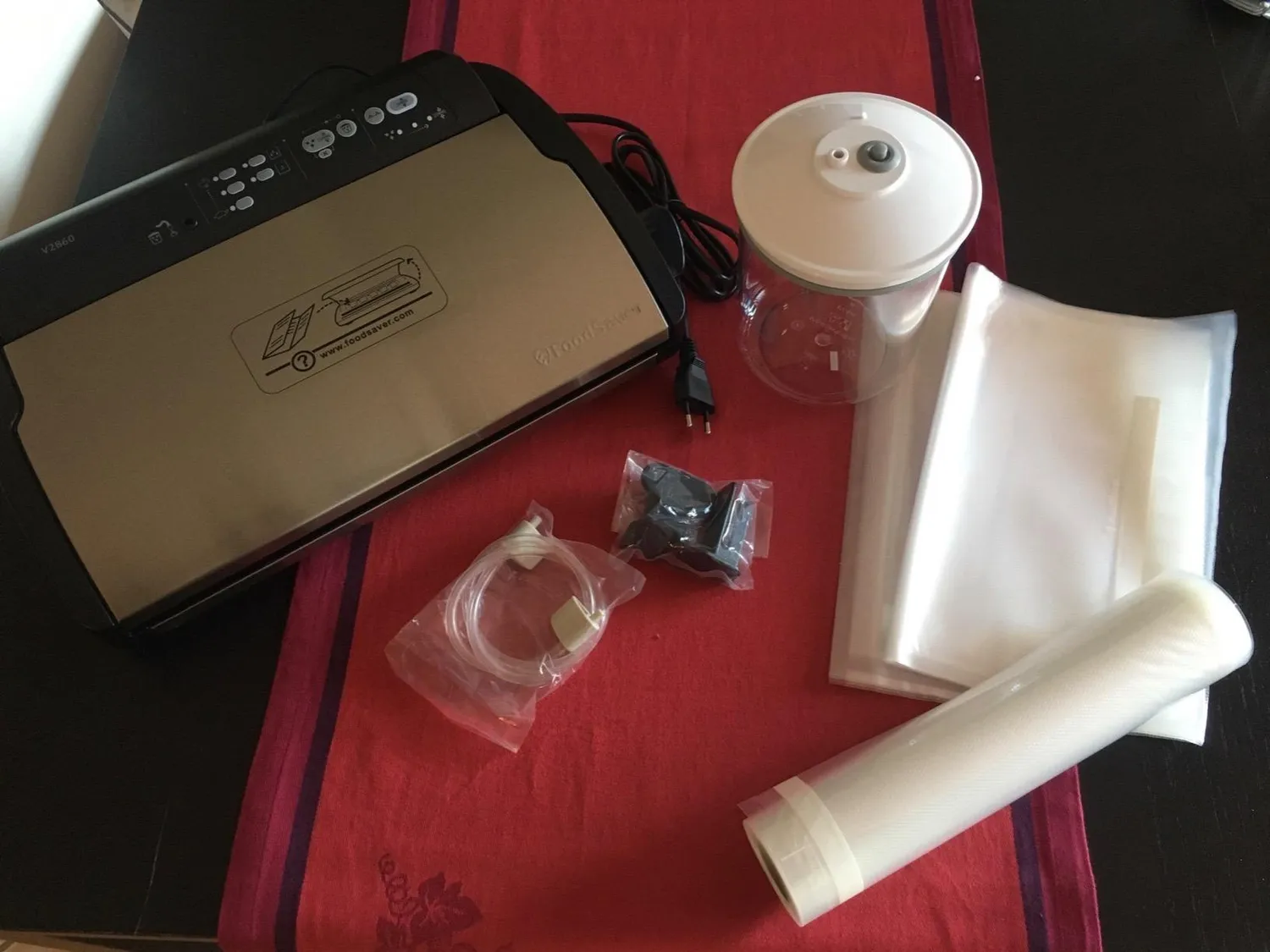 FoodSaver V2860-I machine sous vide avec sacs, argent et noir